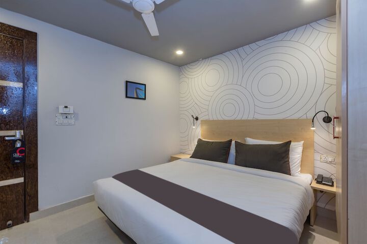Room 11 of 14