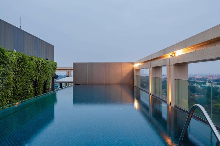 Pool 61 of 144