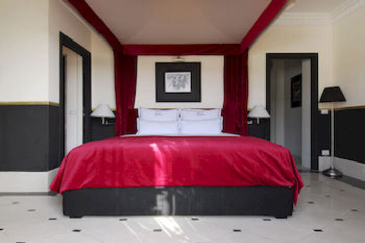 Room 13 of 20