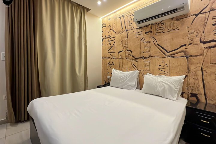 Room 74 of 284