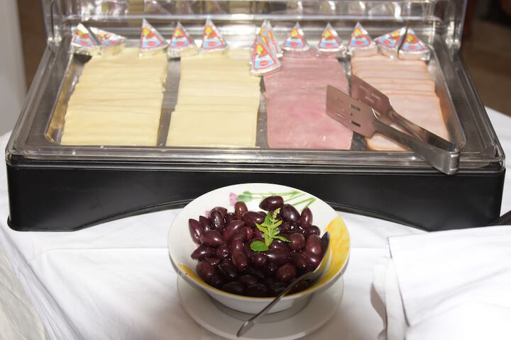 Dining 44 of 58