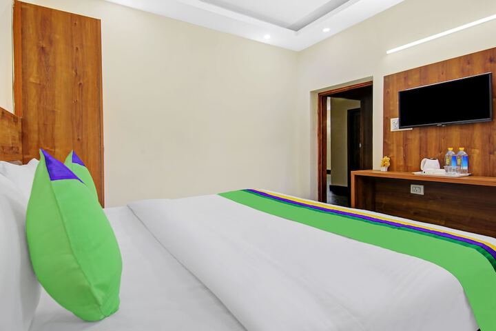 Room 13 of 50