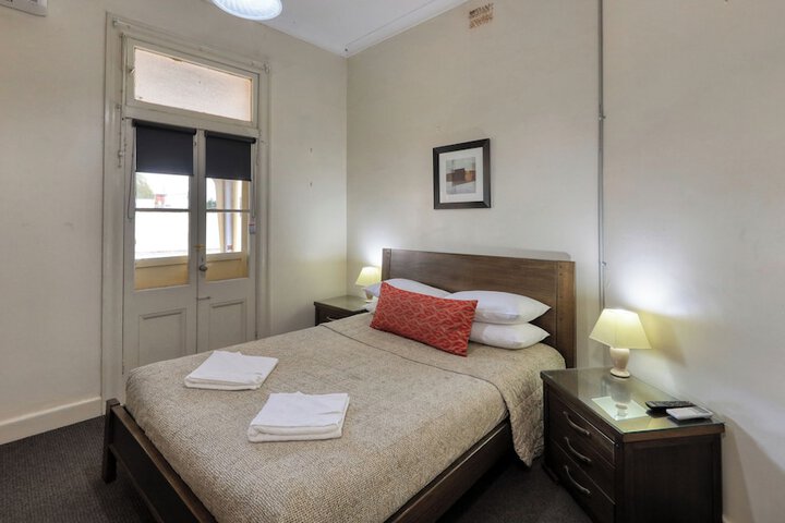 Room 12 of 25