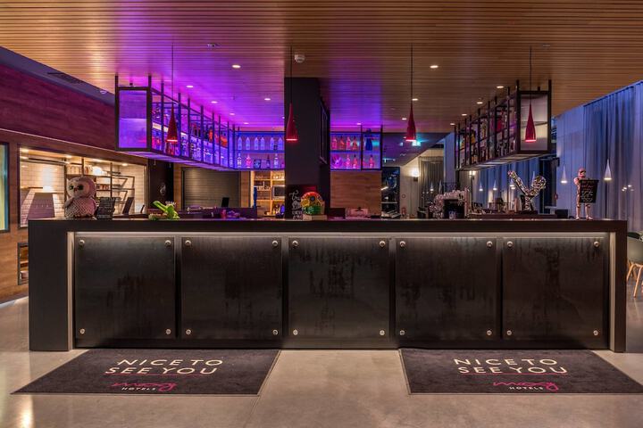 Concierge desk