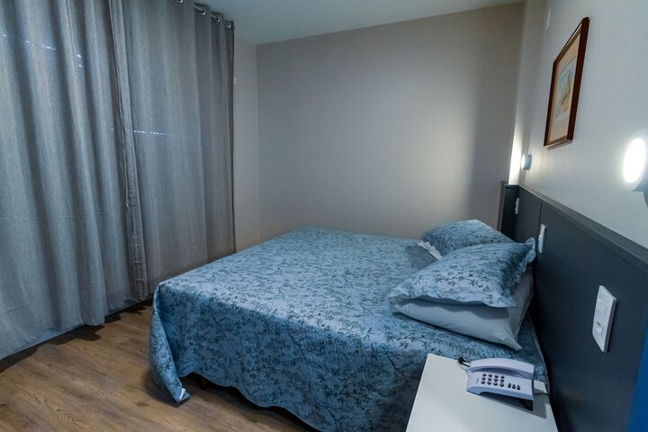 Room 13 of 40