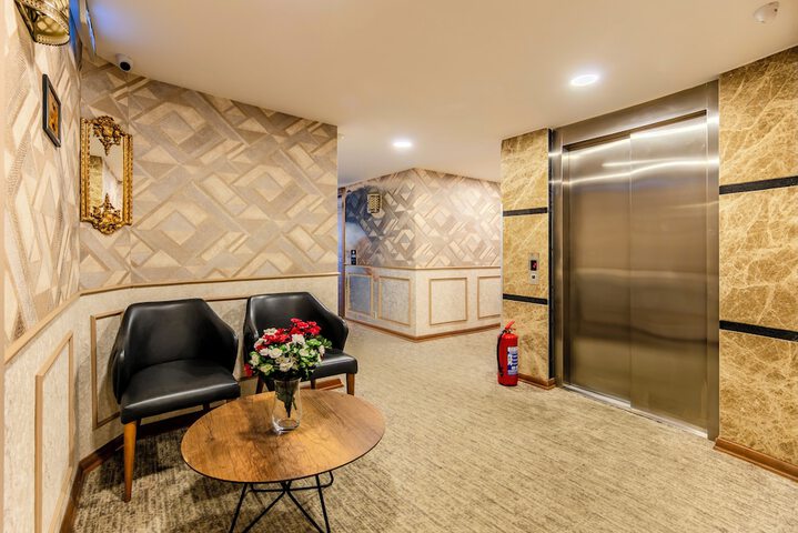 Ballroom/Hall 109 of 113