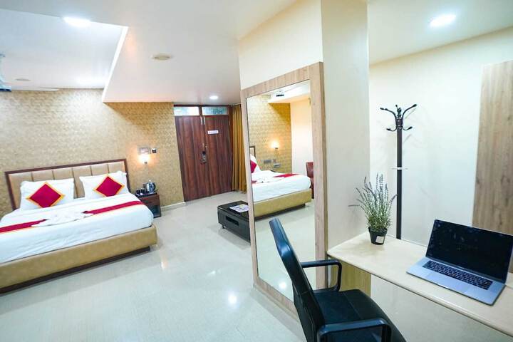 Room 8 of 17
