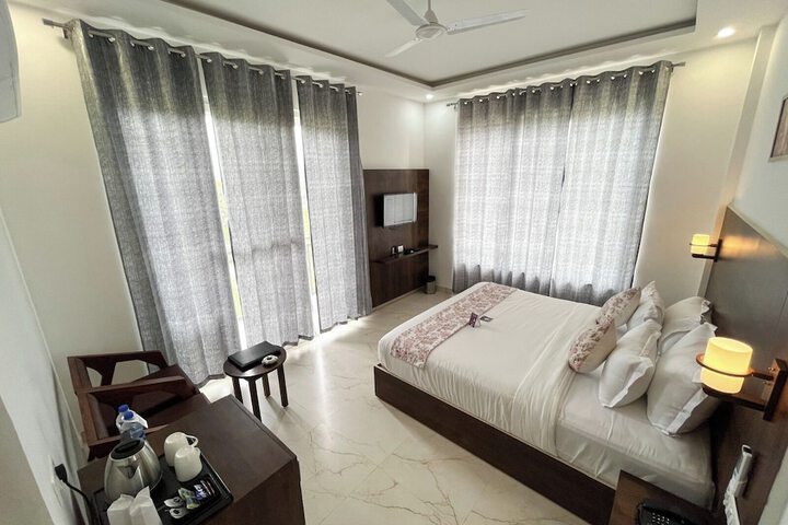 Room 16 of 40