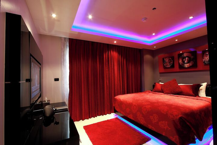 Room 10 of 27
