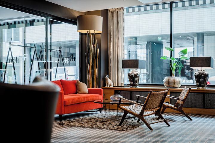 Guest Lobby
