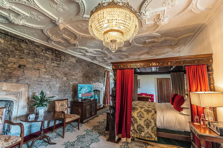 Room 32 of 123