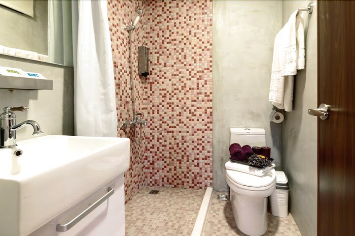 Clean Restrooms