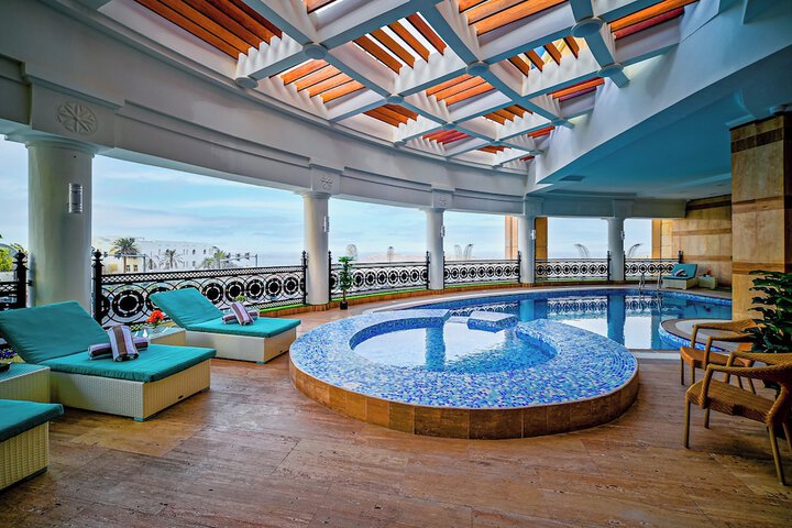 Pool Hotel
