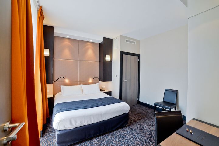 Room 15 of 86