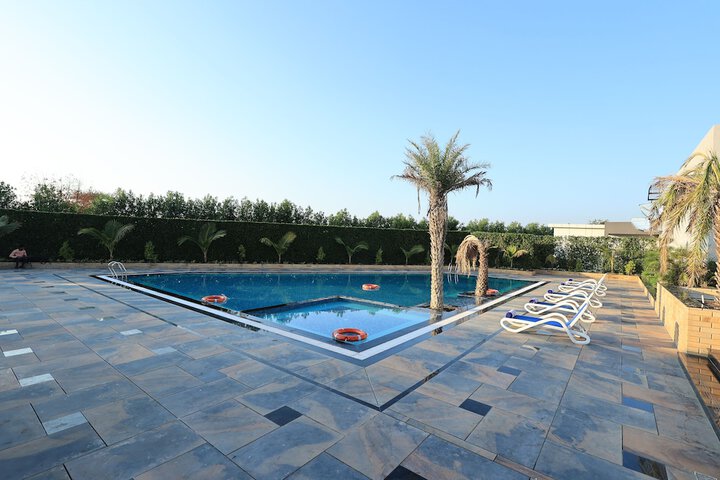 Pool 67 of 75