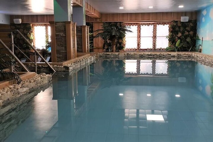 Pool 21 of 31