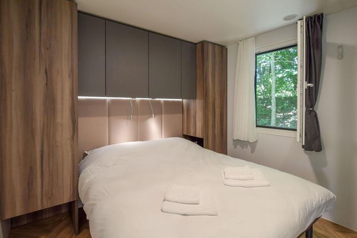 Room 2 of 22