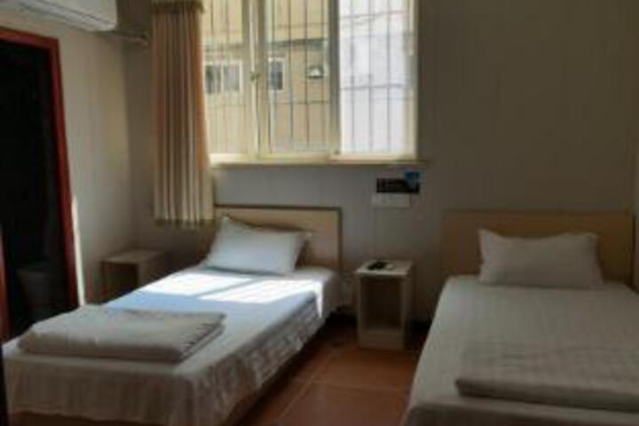 Room 4 of 6