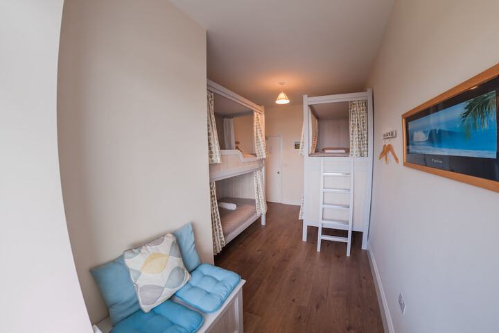 Room 14 of 22