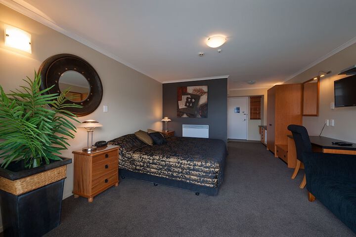 Room 8 of 37
