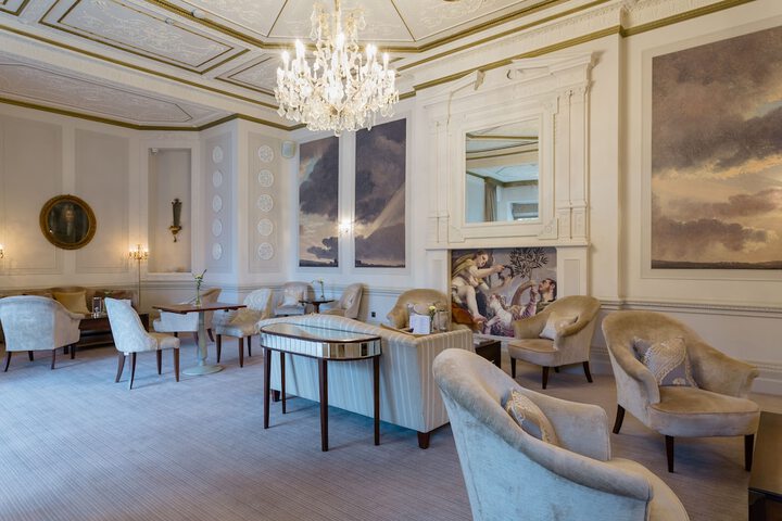 Lounge 60 of 86