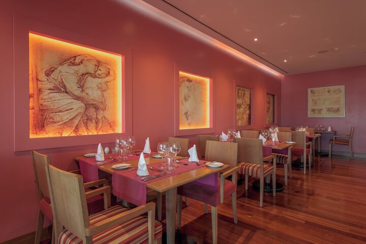 Dining 330 of 411