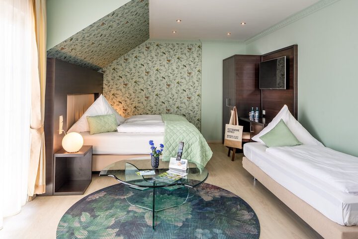 Room 10 of 20