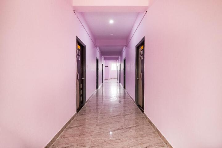 Hotel O New Rock