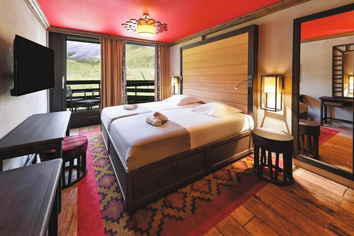 Room 28 of 65