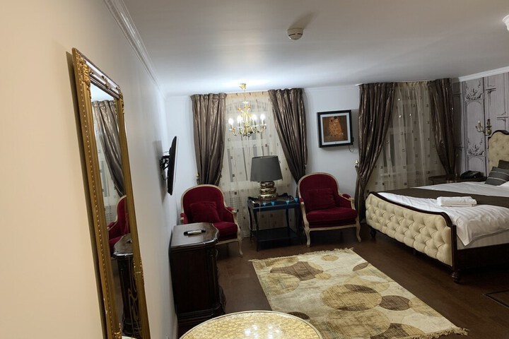 Room 34 of 126