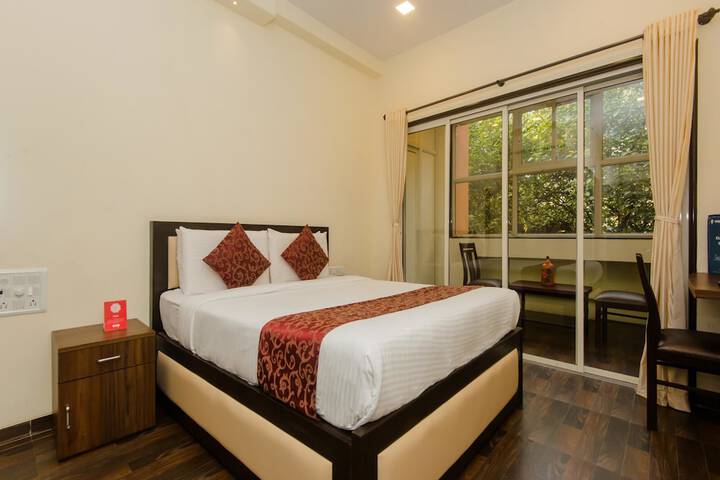 OYO 9849 Hotel Divine Residency