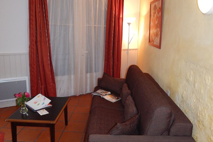 Room 10 of 15