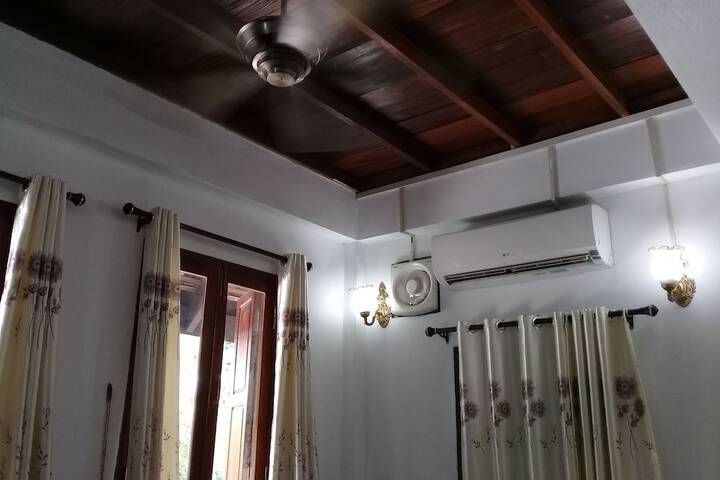 Room 9 of 78
