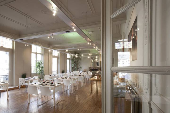 Breakfast area