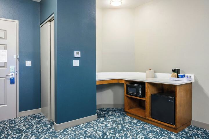 Room 49 of 84