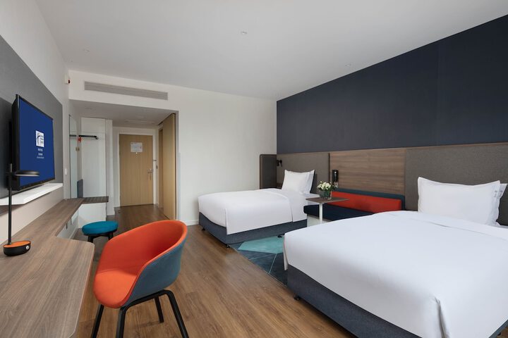 Room 8 of 46
