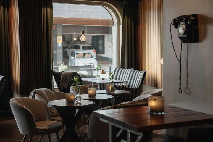 Entrance & Lobby