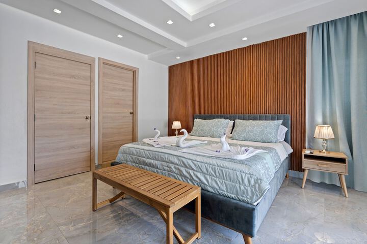Room 3 of 62