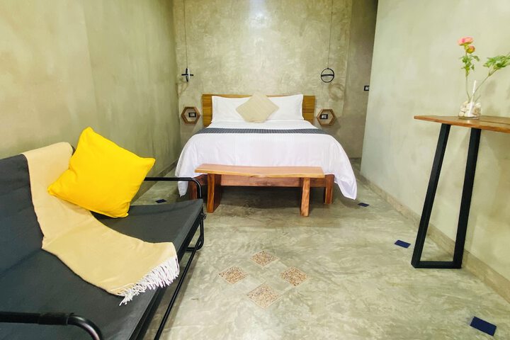 Room 4 of 74