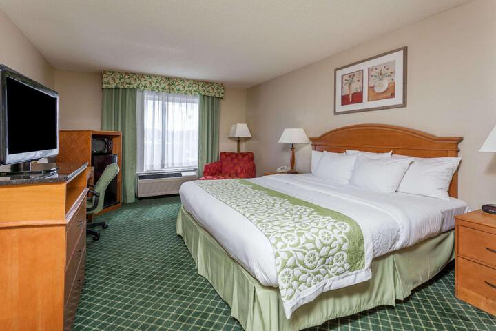 1 King Bed (15 of 23)