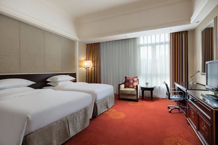 Room 4 of 61