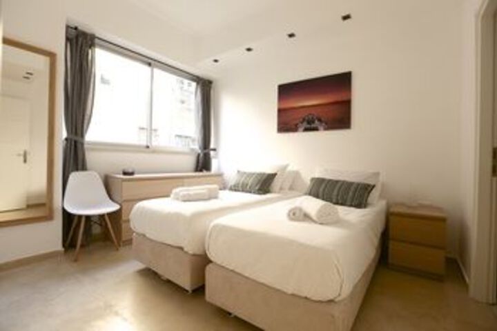 Room 10 of 21