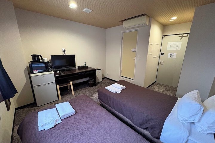 Room 11 of 17