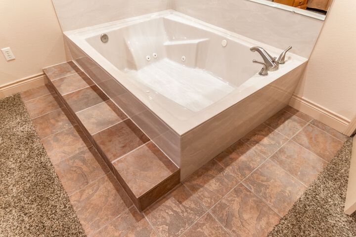 Hot Tub 76 of 94