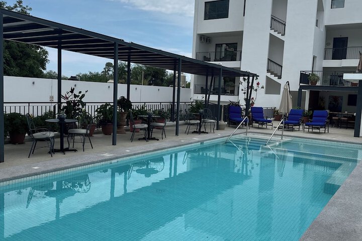 Pool 41 of 60