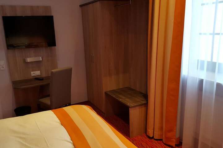 Room 12 of 61