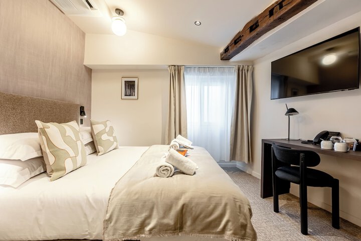 Room 44 of 82