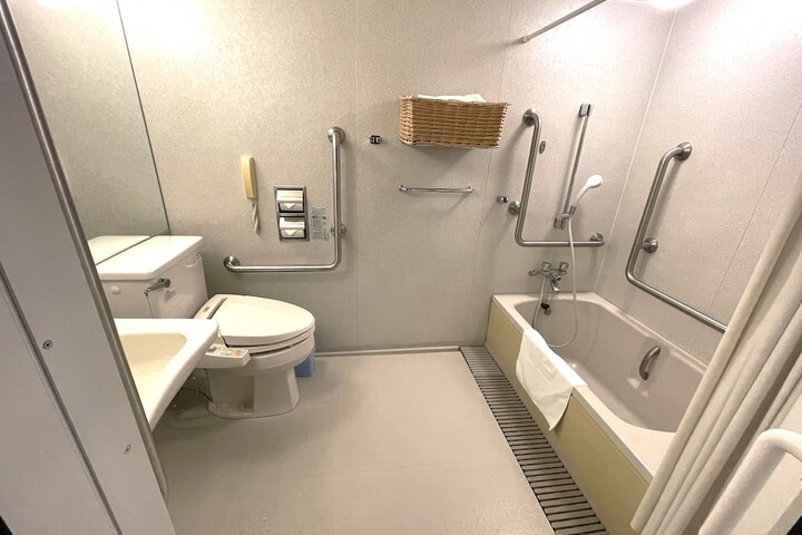 Room 28 of 45