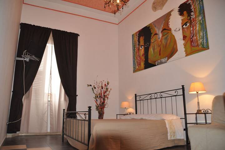 Room 2 of 37