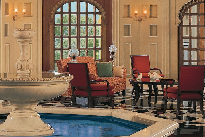 Entrance & Lobby